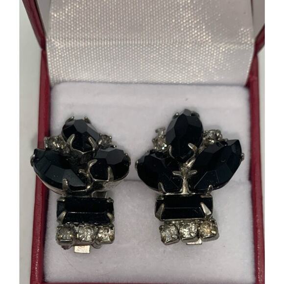 Vintage Jewelry - Vintage Silver Tone Black And Clear rhinestone clip on earrings